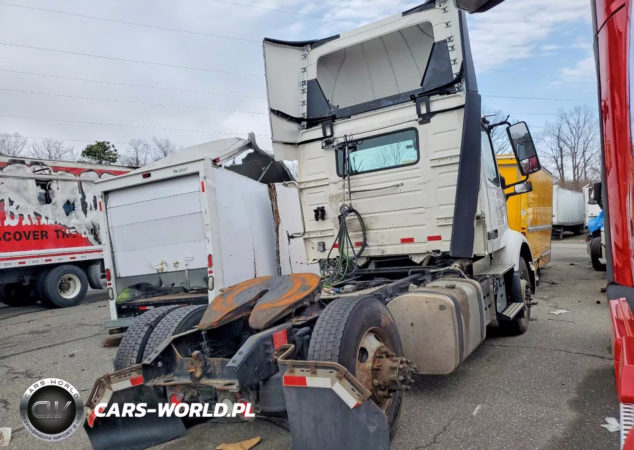 2022 Volvo Vnr Semi Truck VIN:4V4W19EGXNN285547 - 4
