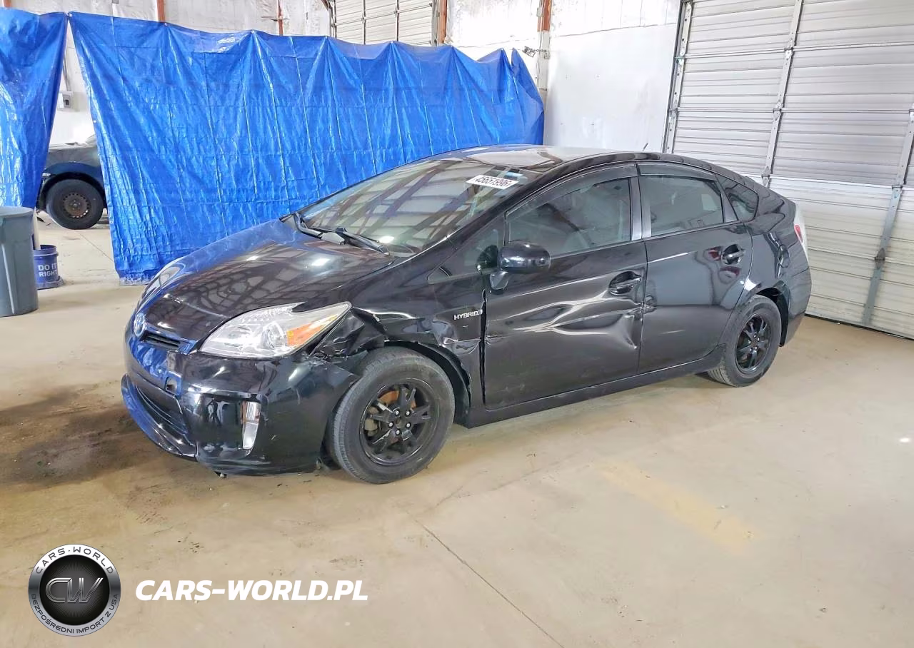 2013 Toyota Prius Two – zdjęcie 1 z 12