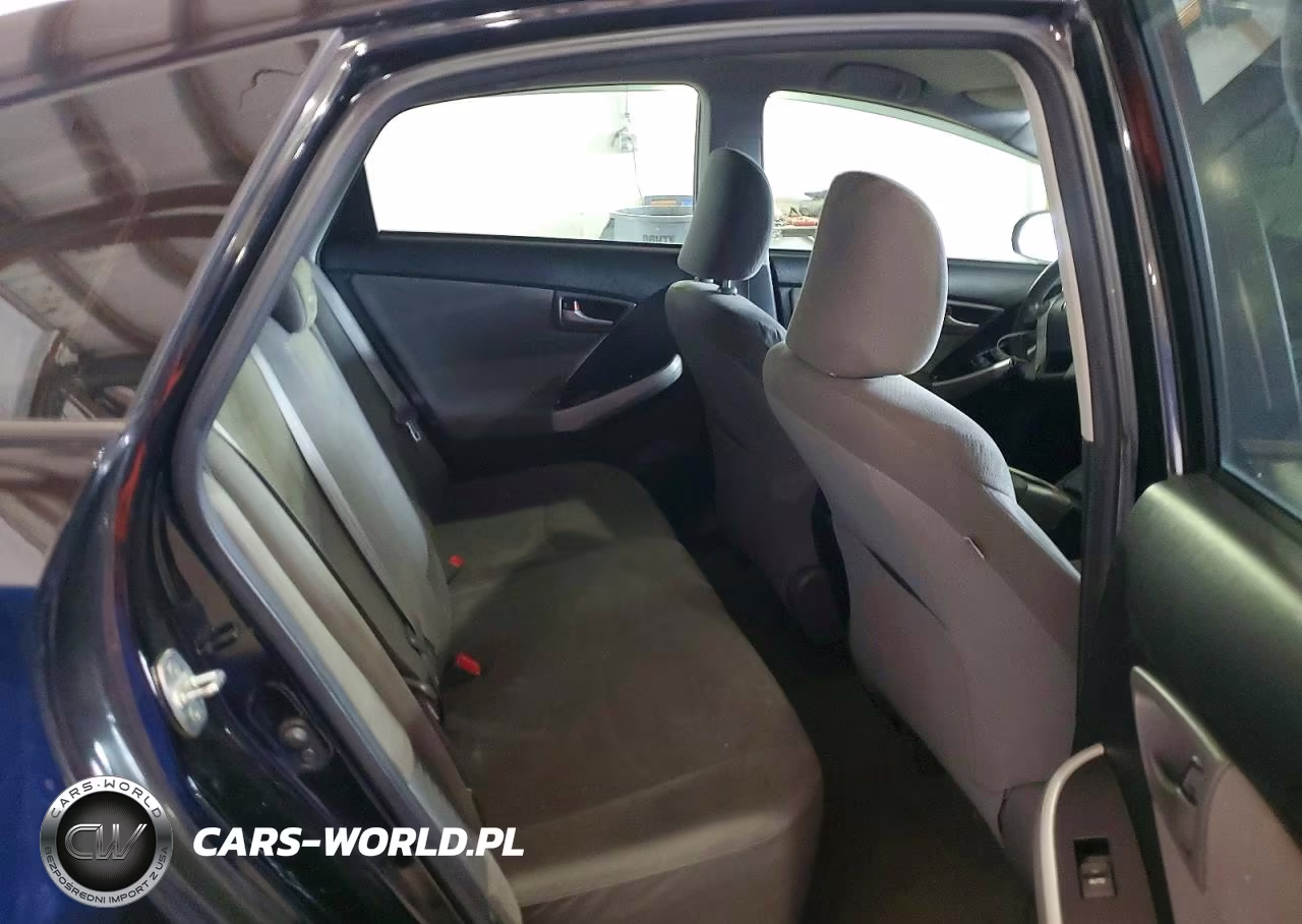 2013 Toyota Prius Two VIN:JTDKN3DU6D0344107 - 10