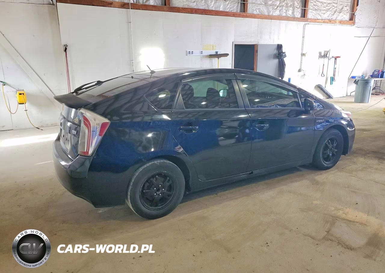 2013 Toyota Prius Two VIN:JTDKN3DU6D0344107 - 3