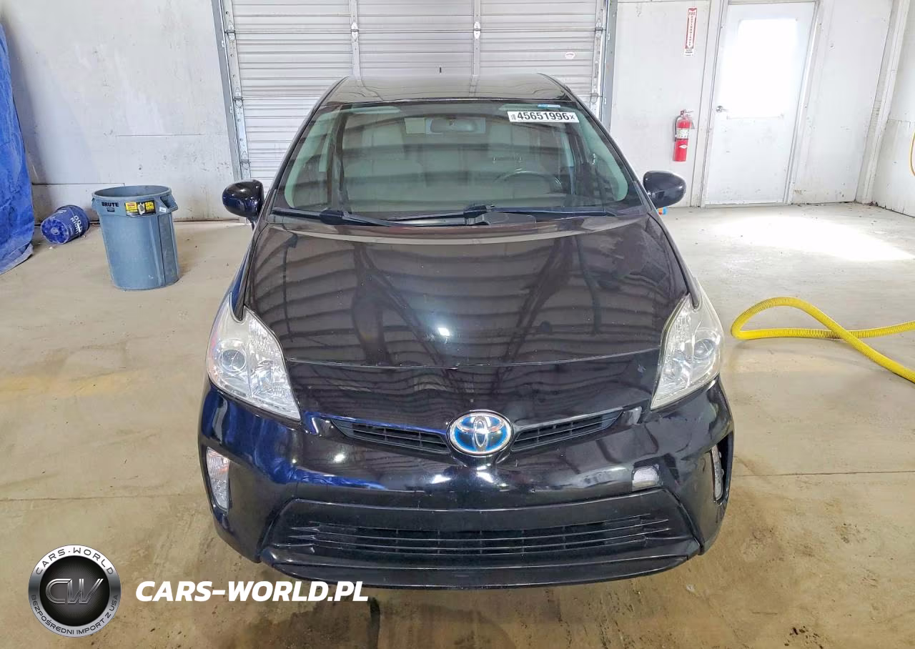2013 Toyota Prius Two VIN:JTDKN3DU6D0344107 - 5