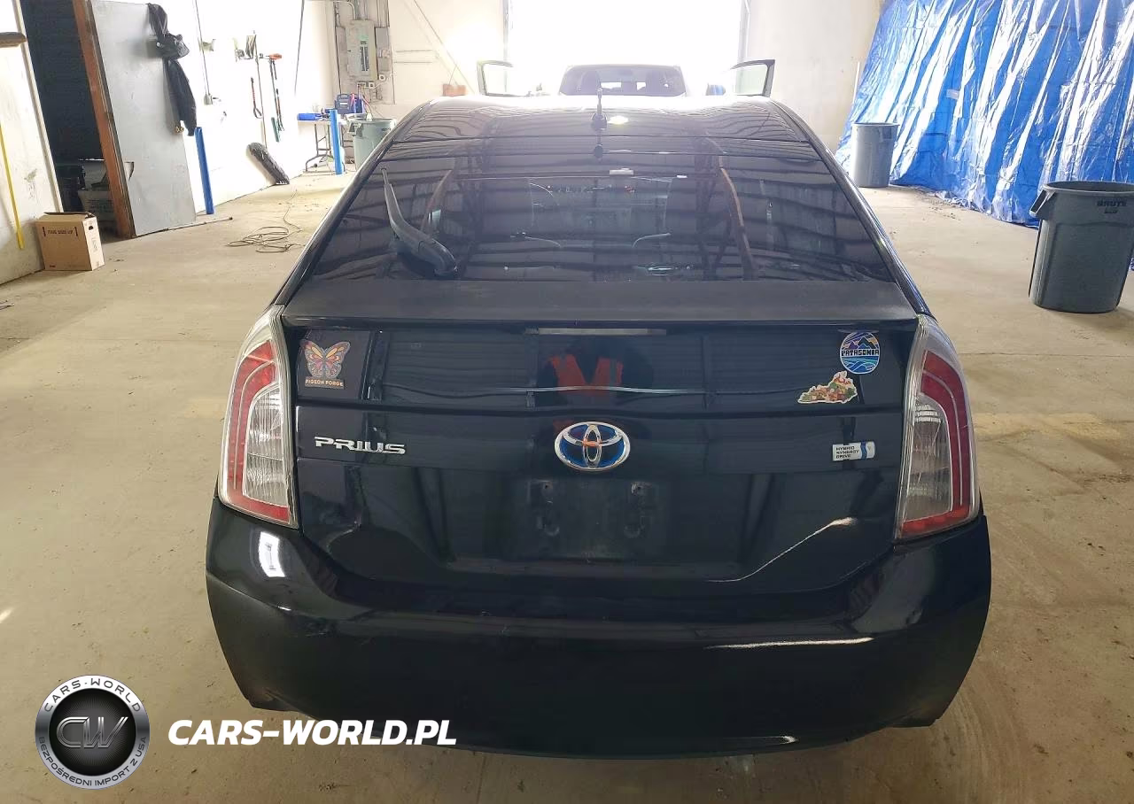 2013 Toyota Prius Two VIN:JTDKN3DU6D0344107 - 6