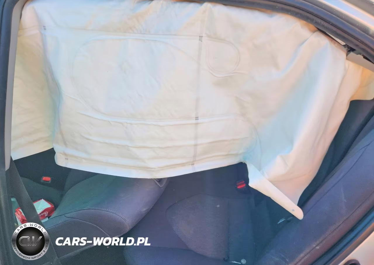 2020 Toyota Camry Le VIN:4T1C11AK5LU943526 - 10