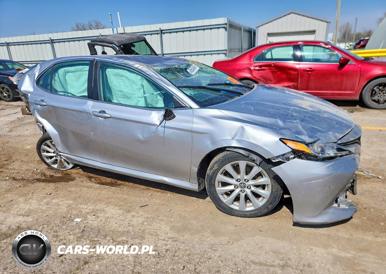 2020 Toyota Camry Le VIN:4T1C11AK5LU943526 - 4