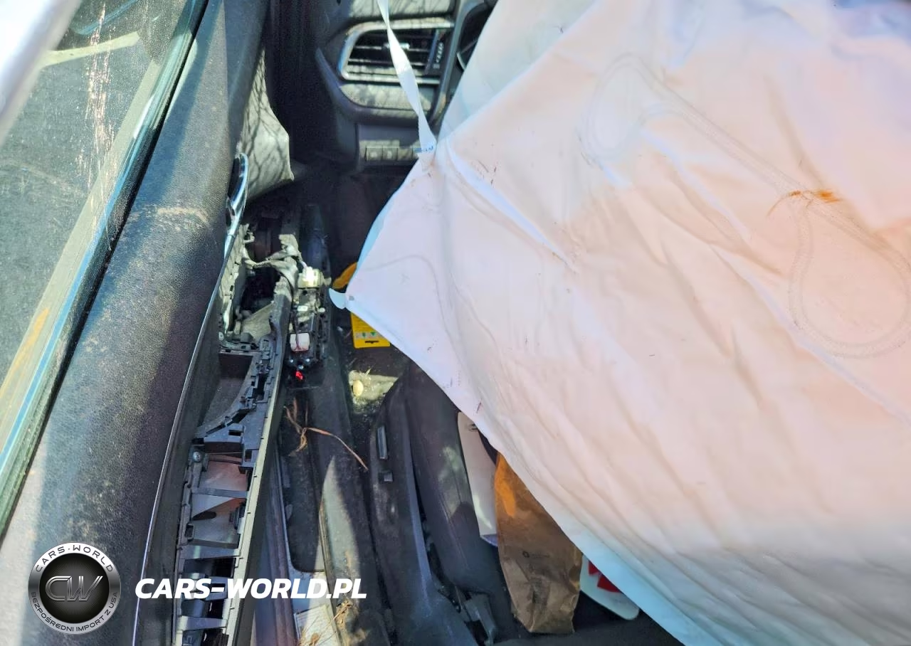 2020 Toyota Camry Le VIN:4T1C11AK5LU943526 - 8