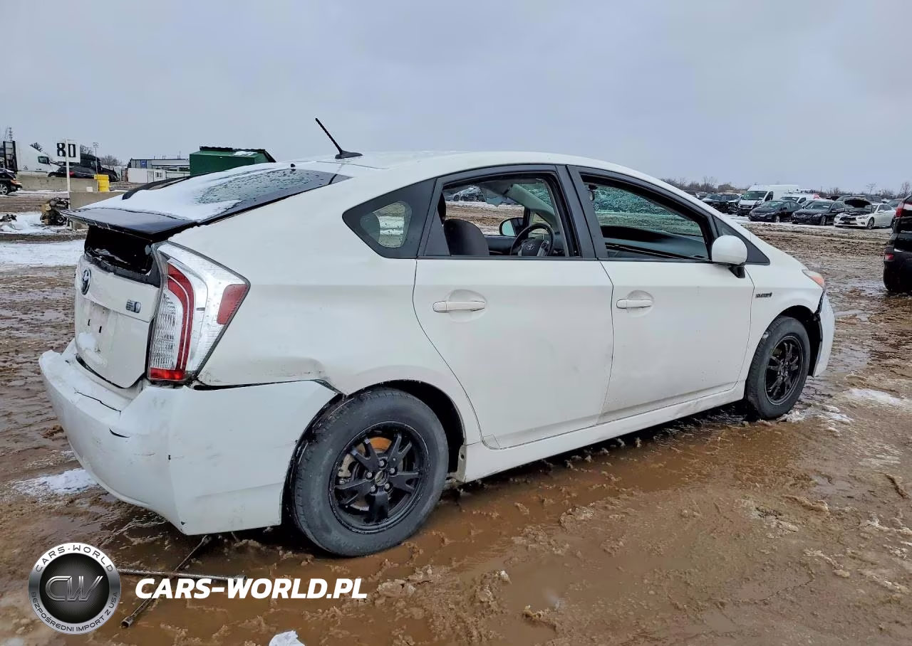 2013 Toyota Prius Three VIN:JTDKN3DU0D5575779 - 3