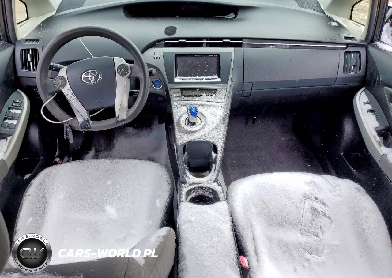 2013 Toyota Prius Three VIN:JTDKN3DU0D5575779 - 8
