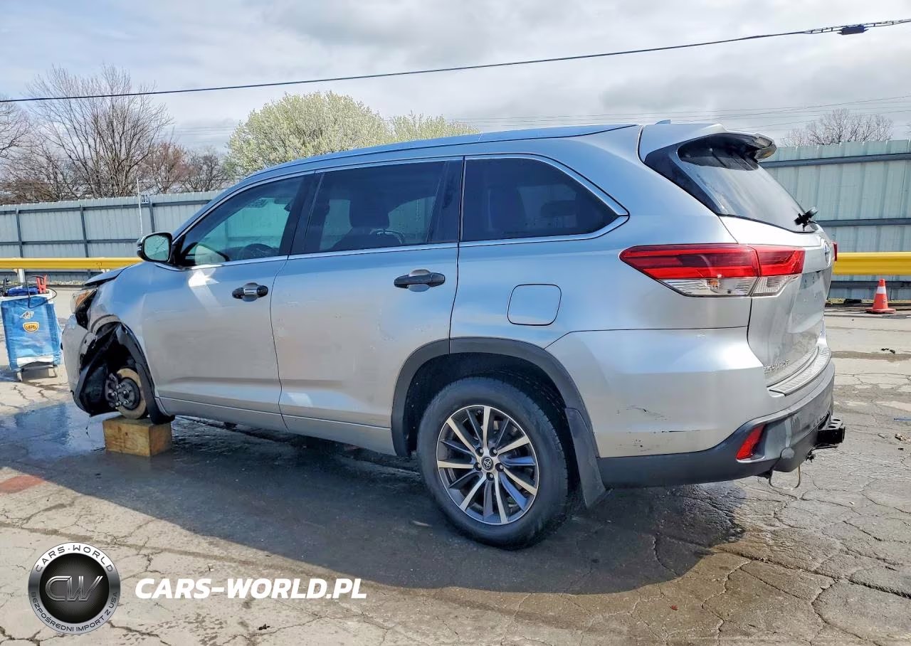 2017 Toyota Highlander Xle VIN:5TDJZRFH3HS373425 - 2