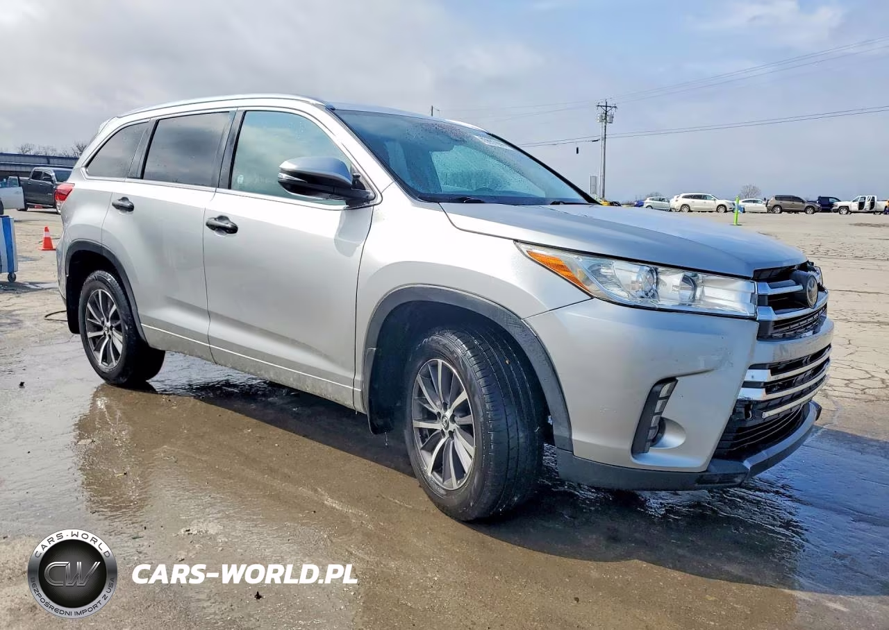 2017 Toyota Highlander Xle VIN:5TDJZRFH3HS373425 - 4