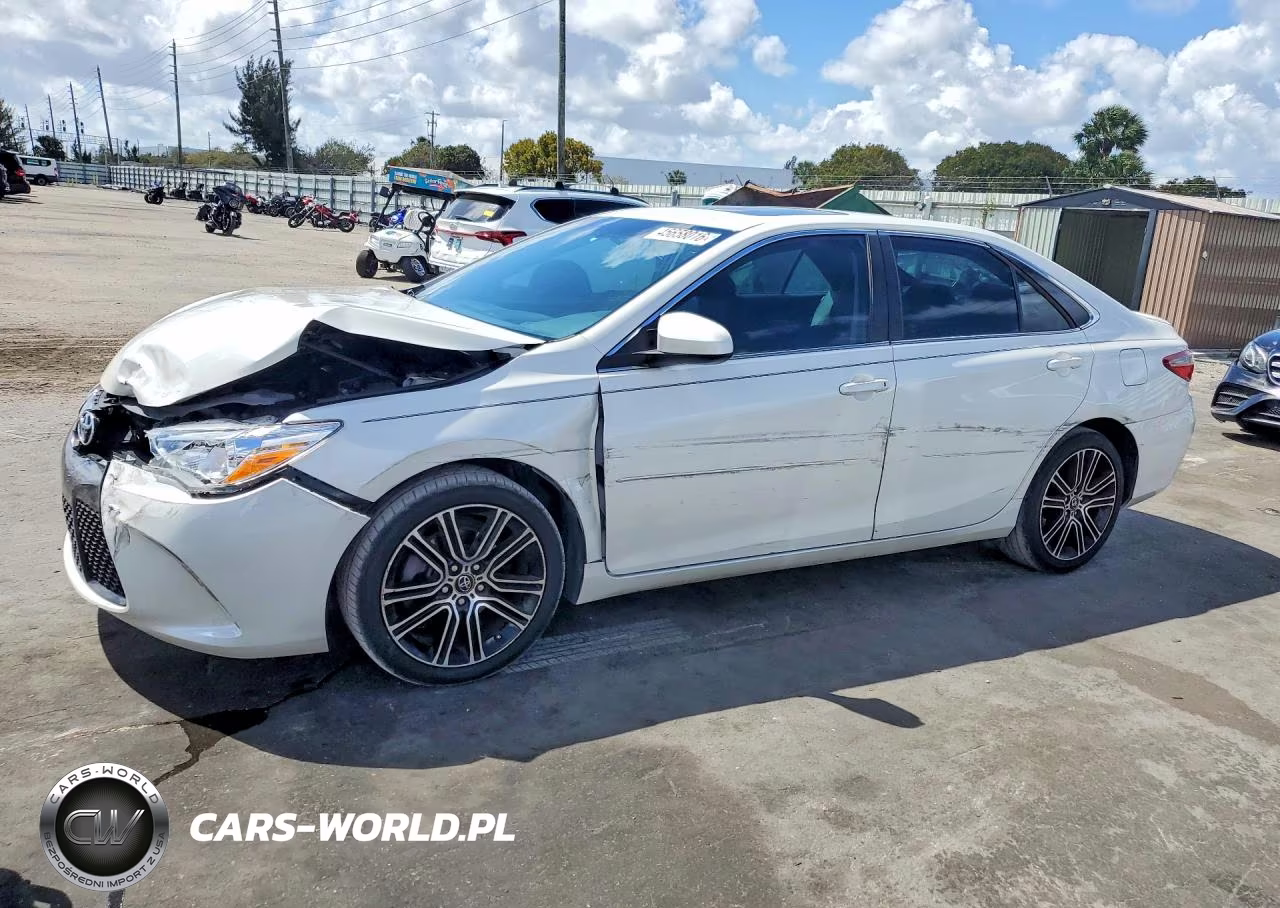 2016 Toyota Camry Special Edition