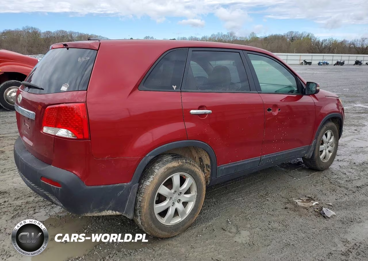 2011 Kia Sorento Lx VIN:5XYKT3A11BG010364 - 3
