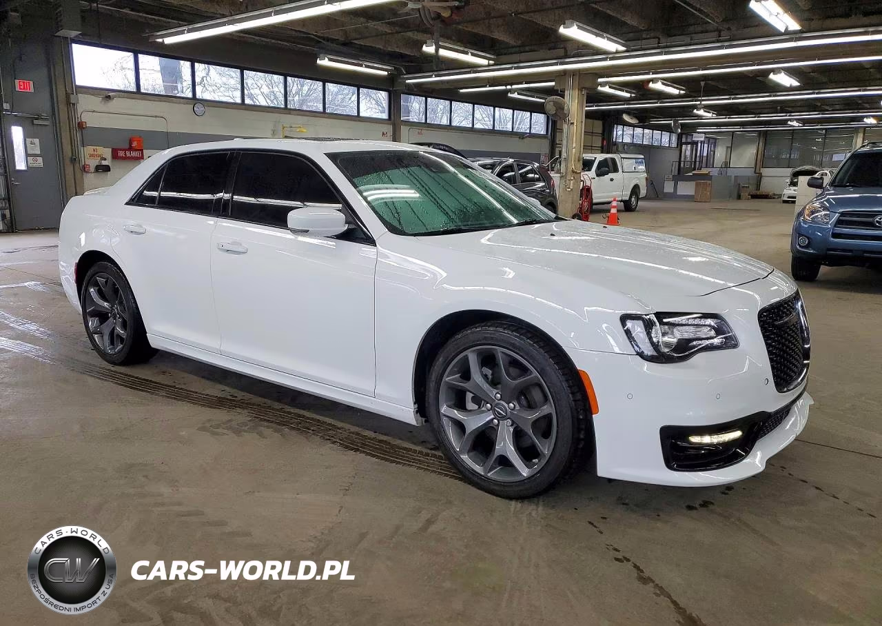 2023 Chrysler 300 S VIN:2C3CCABT0PH628362 - 4