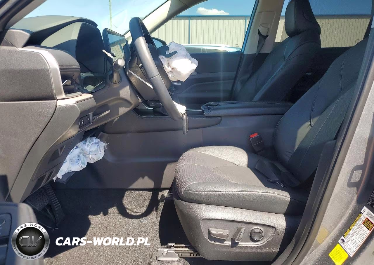 2025 Toyota Grand Highlander Platinum VIN:5TDAAAB51SS092235 - 7