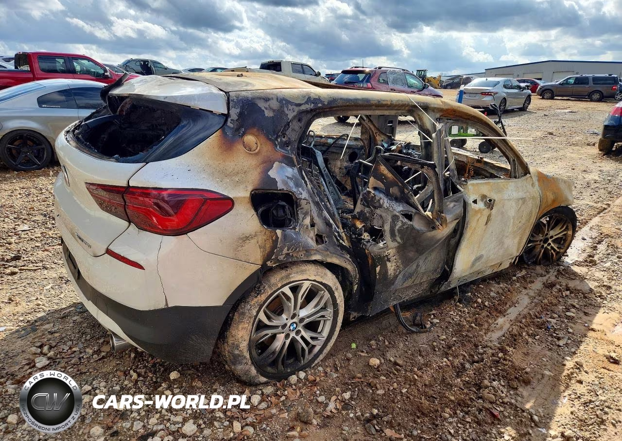 2018 BMW X2 xDrive28I VIN:WBXYJ5C39JEF69264 - 3