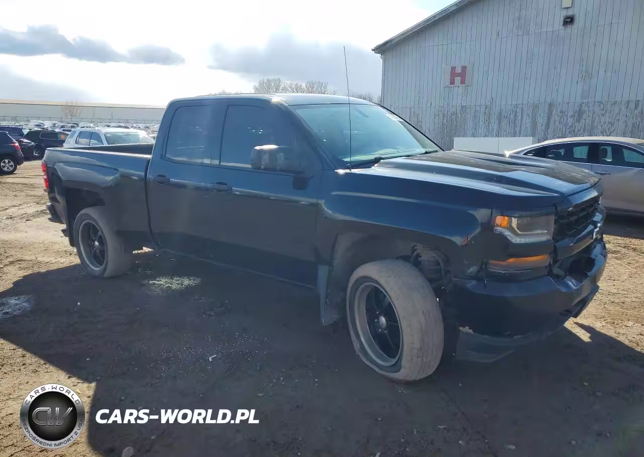 2017 Chevrolet Silverado K1500 Custom VIN:1GCVKPEC3HZ131958 - 4
