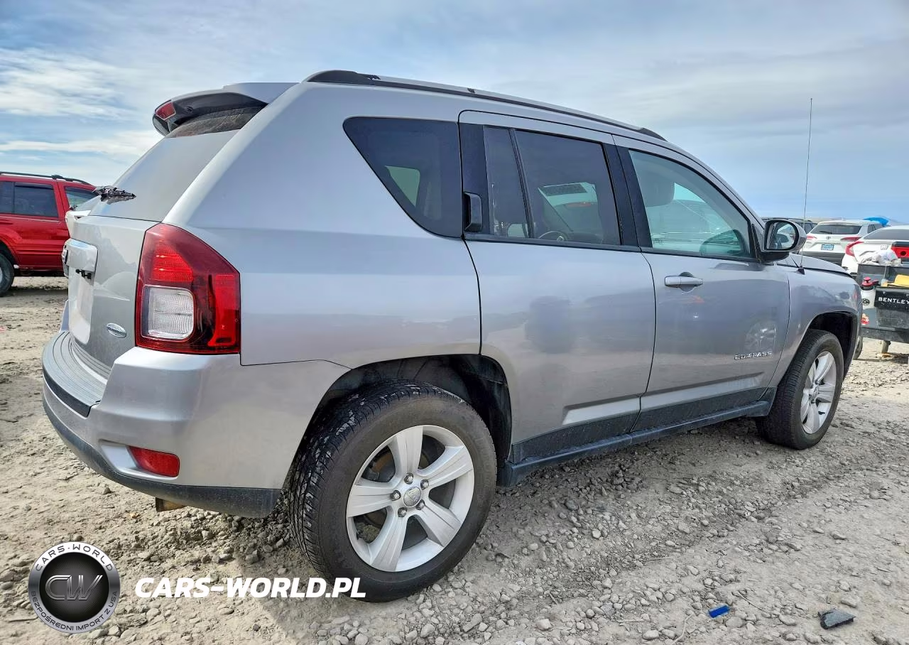 2016 Jeep Compass Latitude VIN:1C4NJDEB7GD779999 - 3