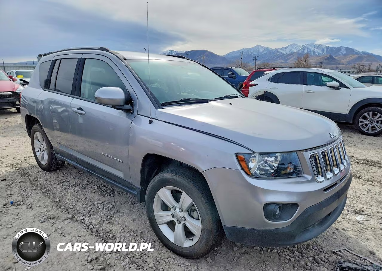 2016 Jeep Compass Latitude VIN:1C4NJDEB7GD779999 - 4