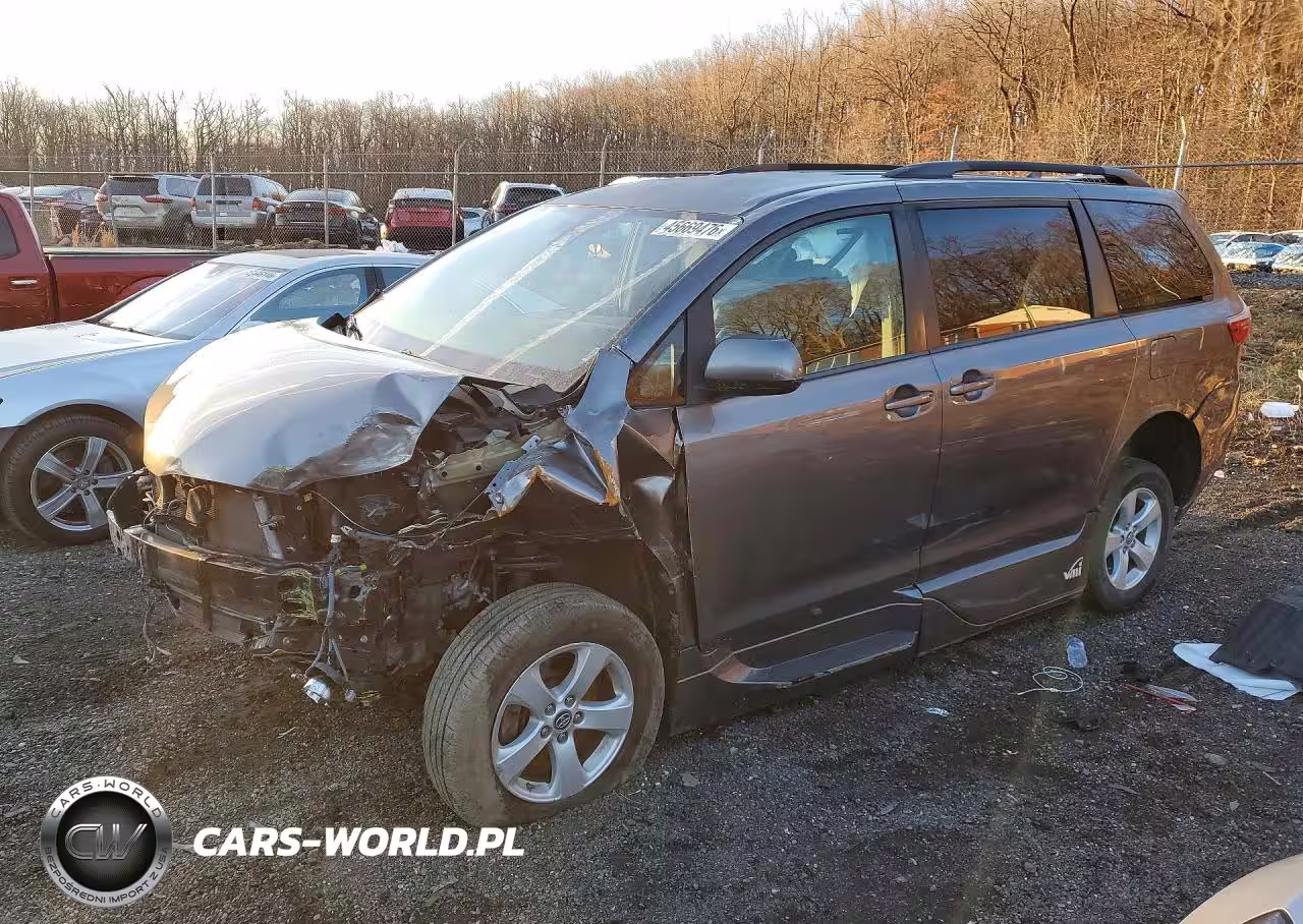 2019 Toyota Sienna Le 8-Passenger