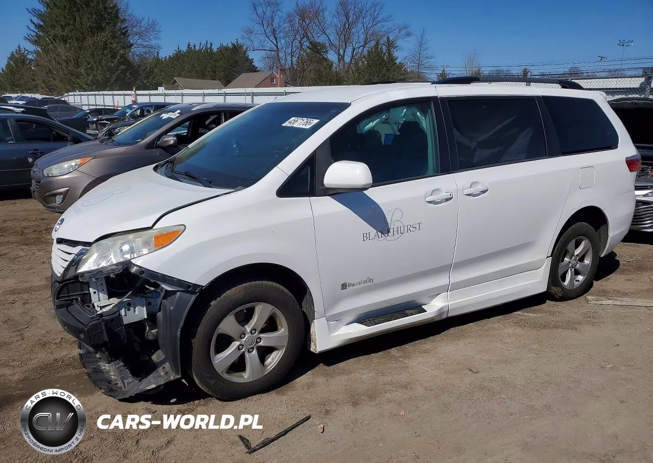 2015 Toyota Sienna Le Mobility 7-Passenger
