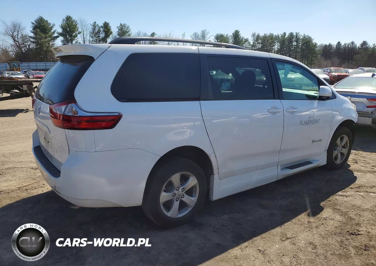 2015 Toyota Sienna Le Mobility 7-Passenger VIN:5TDKK3DC7FS561729 - 3