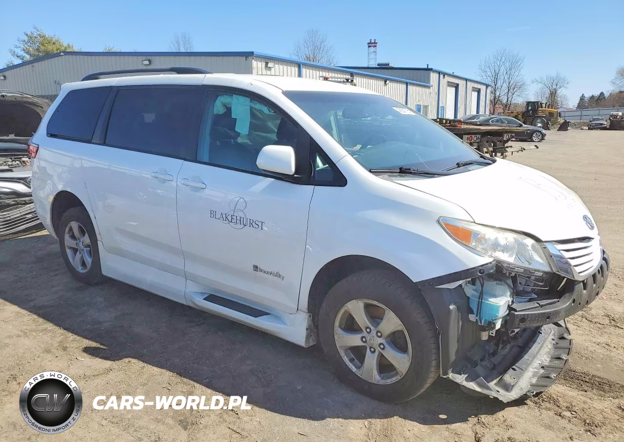 2015 Toyota Sienna Le Mobility 7-Passenger VIN:5TDKK3DC7FS561729 - 4