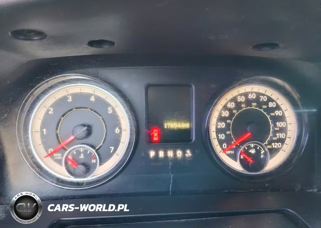 2018 Ram Trucks 1500 St VIN:1C6RR6FG2JS208012 - 9