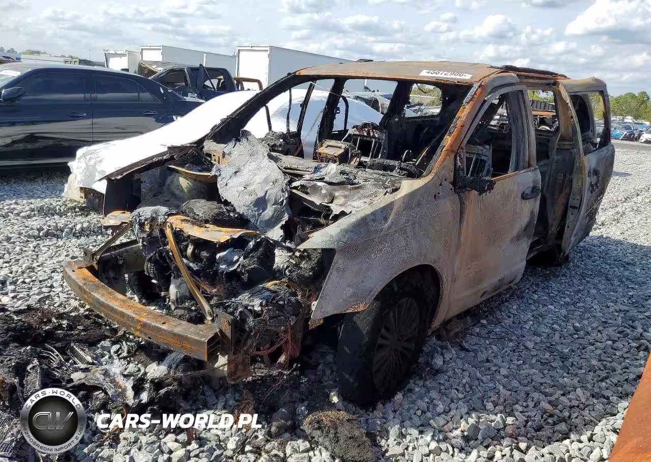 2013 Chrysler Town & Country Touring L