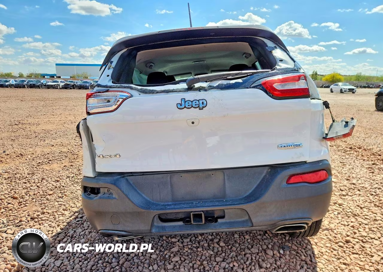 2017 Jeep Cherokee Latitude VIN:1C4PJMCS3HD227557 - 6