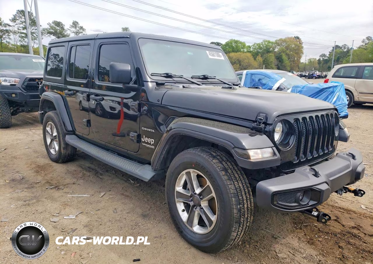 2018 Jeep Wrangler Unlimited Sahara VIN:1C4HJXEGXJW200462 - 4