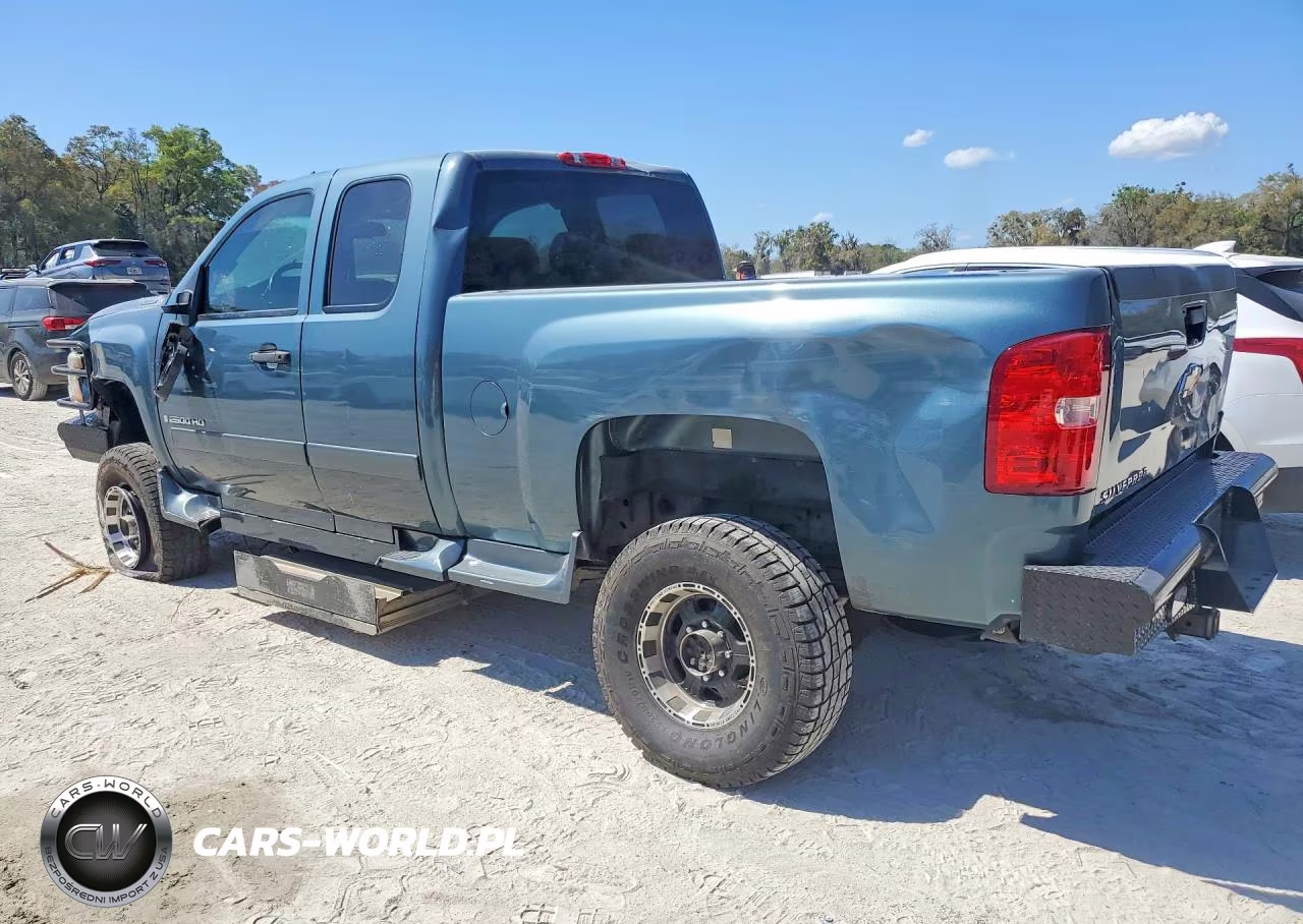 2007 Chevrolet Silverado K2500 Heavy Duty VIN:1GCHK29KX7E580755 - 2