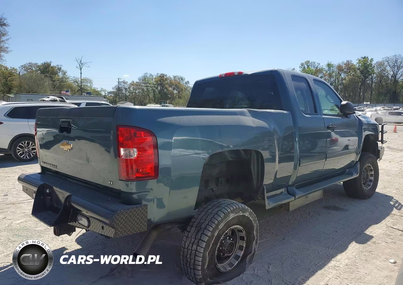 2007 Chevrolet Silverado K2500 Heavy Duty VIN:1GCHK29KX7E580755 - 3