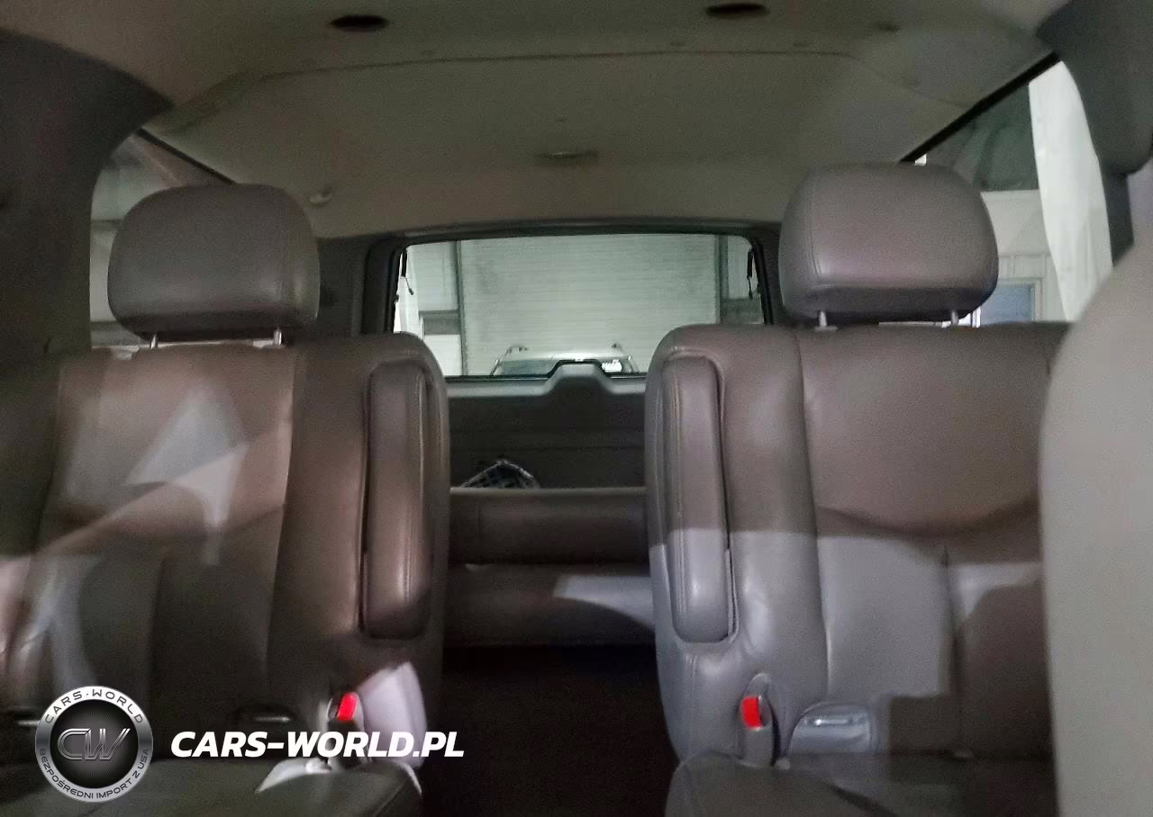 2004 Chevrolet Suburban C1500 VIN:1GNEC16T34J137087 - 10