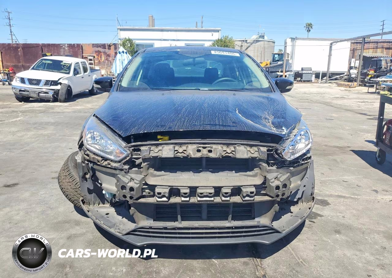 2016 Ford Focus Se VIN:1FADP3F27GL203571 - 5