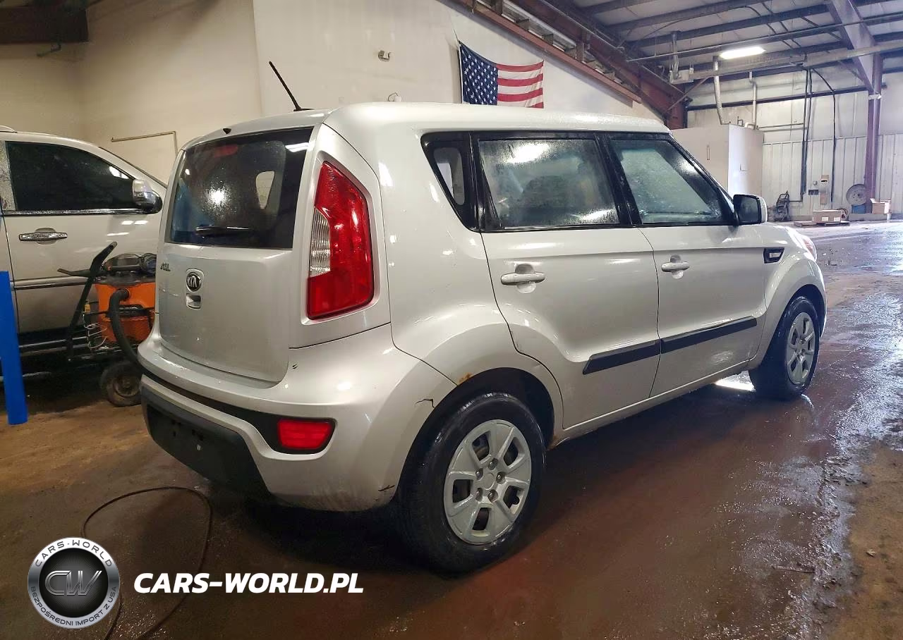 2013 Kia Soul Base VIN:KNDJT2A50D7758094 - 3