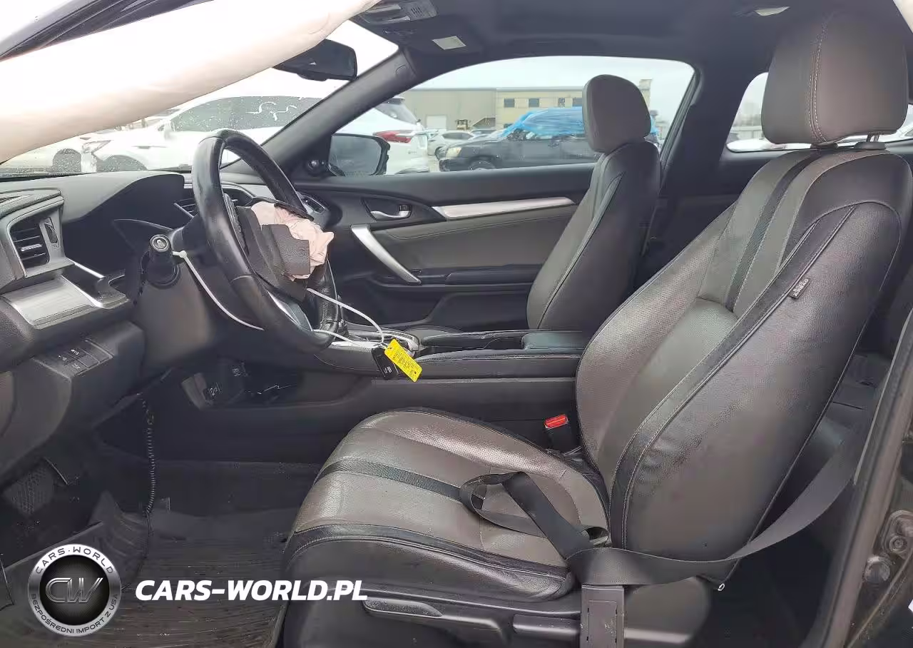 2018 Honda Civic Touring VIN:2HGFC3B97JH351775 - 7
