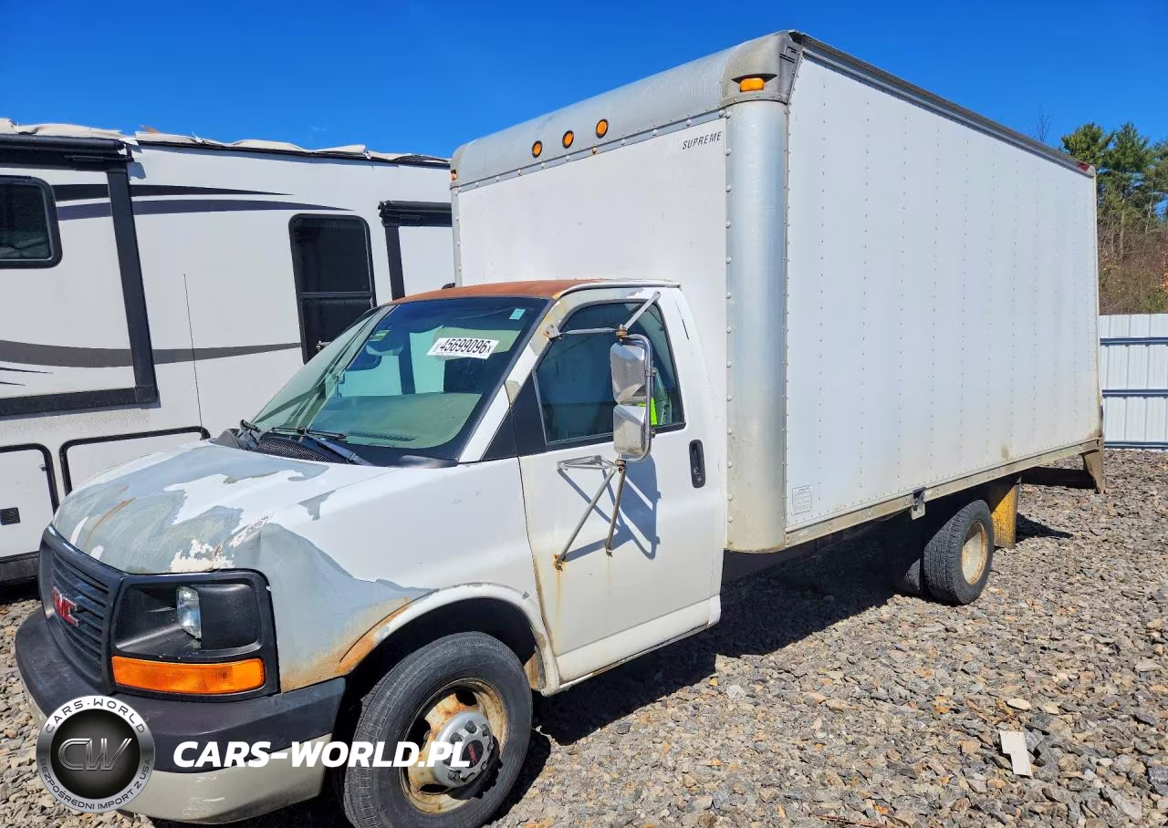 2006 GMC Savana Box Truck
