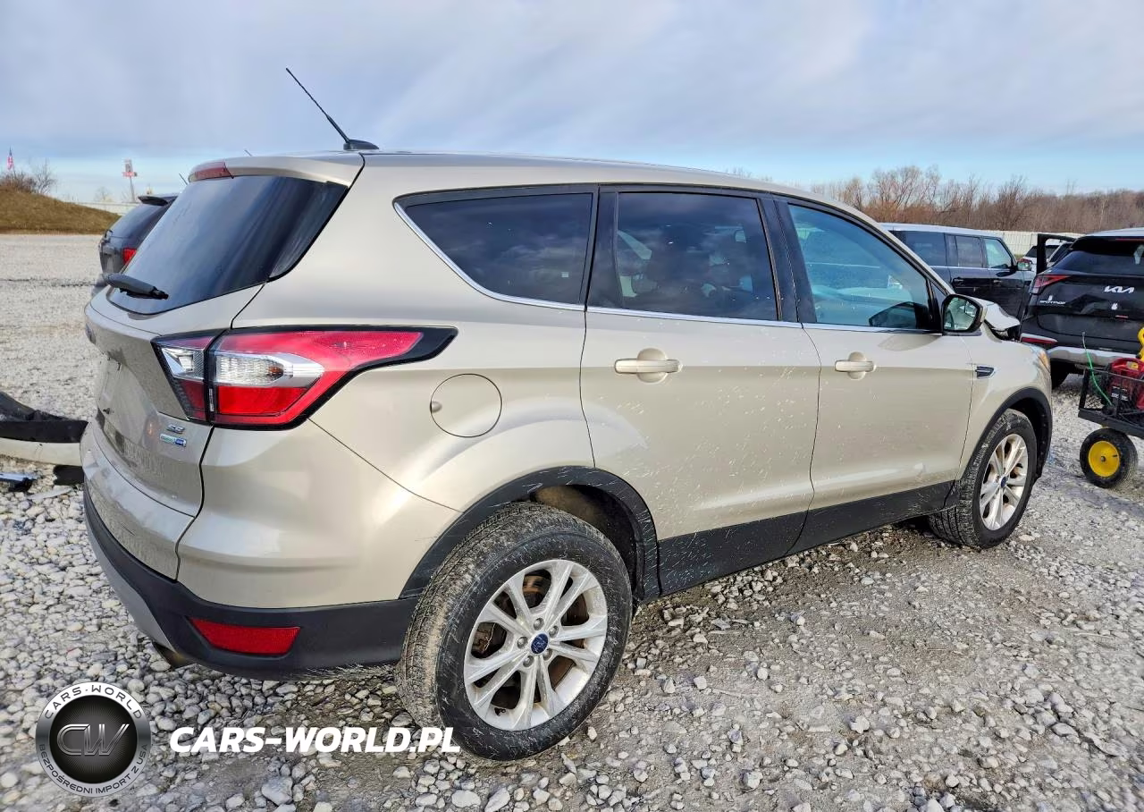 2017 Ford Escape Se VIN:1FMCU9GDXHUD26953 - 3