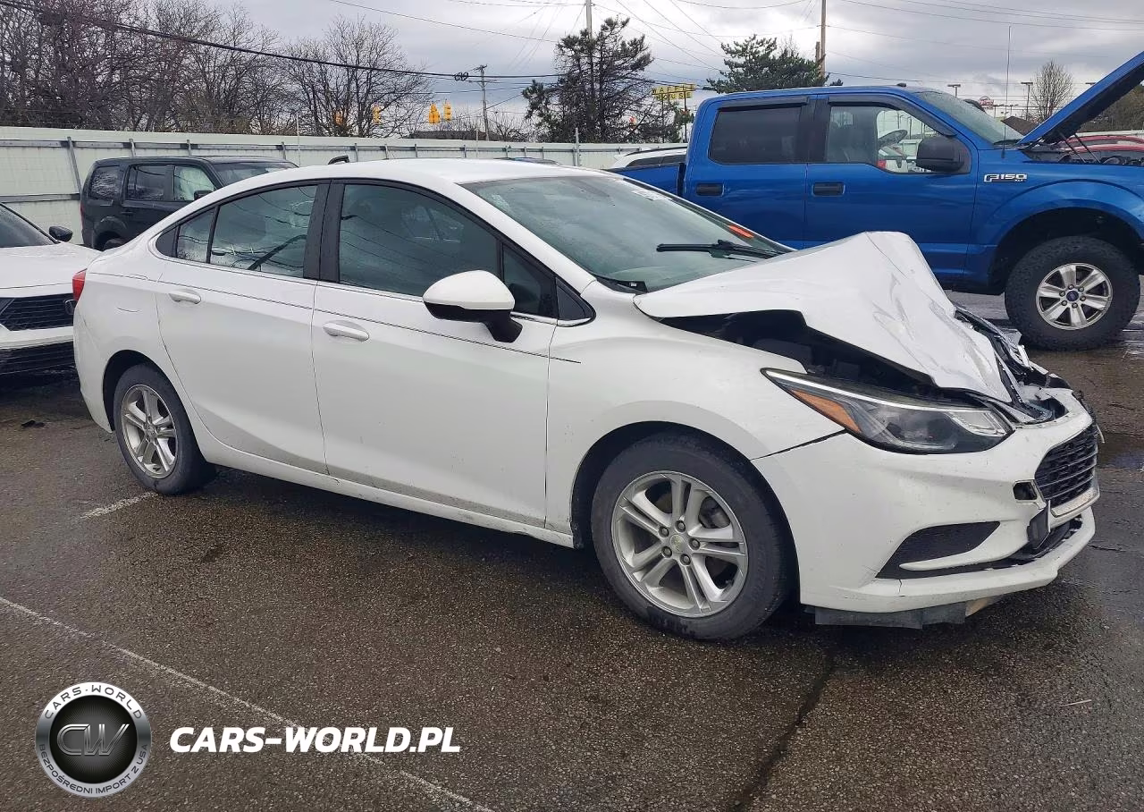 2017 Chevrolet Cruze Lt VIN:1G1BE5SMXH7270680 - 4