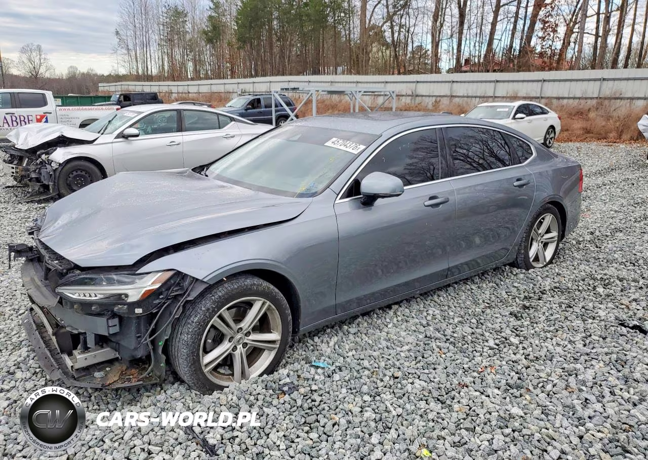 2018 Volvo S90 T5 Momentum