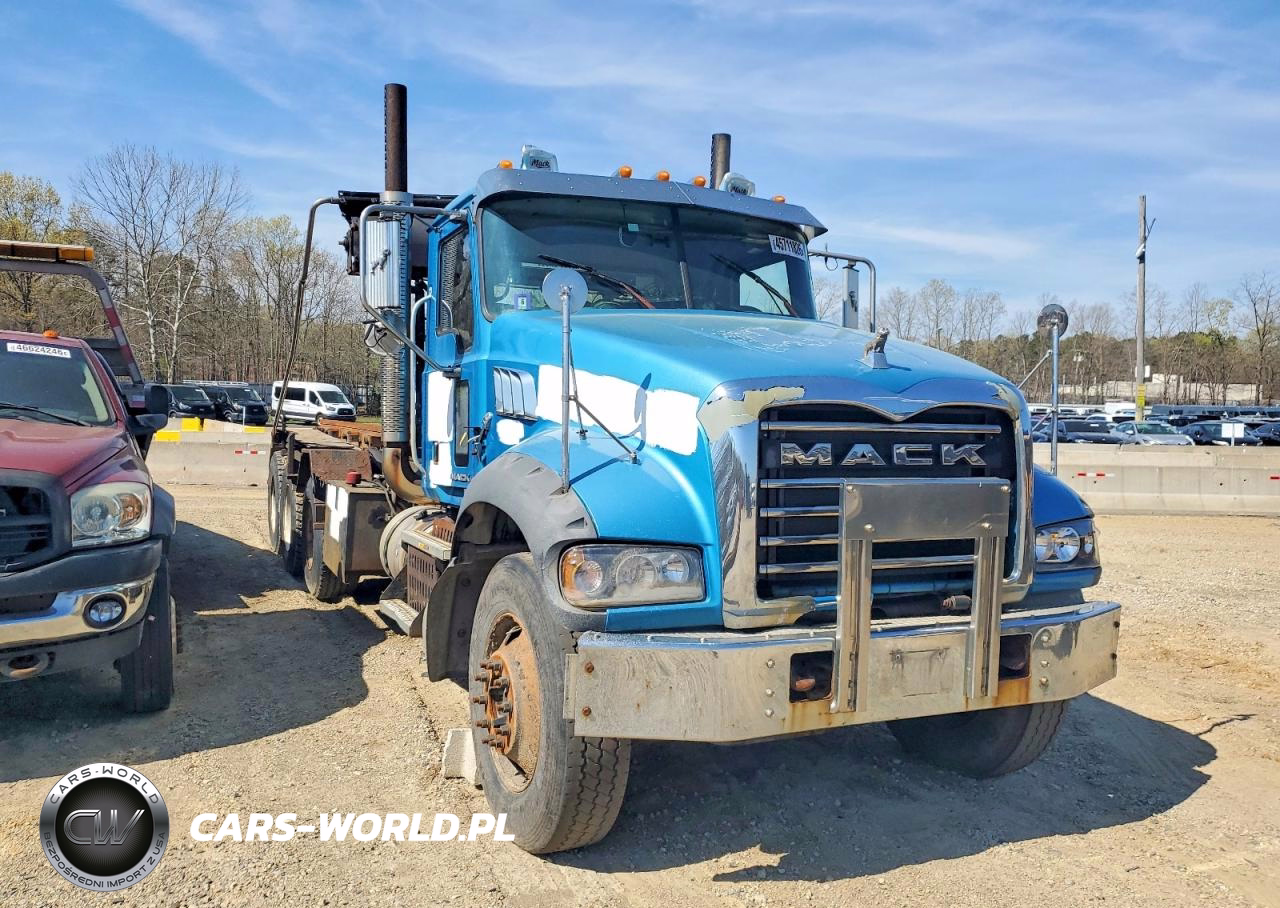 2009 Mack Gu713 Roll-Off Container Truck