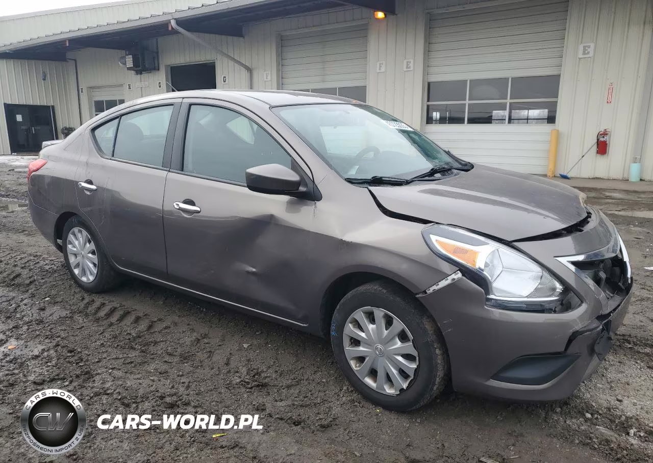 2015 Nissan Versa S VIN:3N1CN7AP1FL832576 - 4