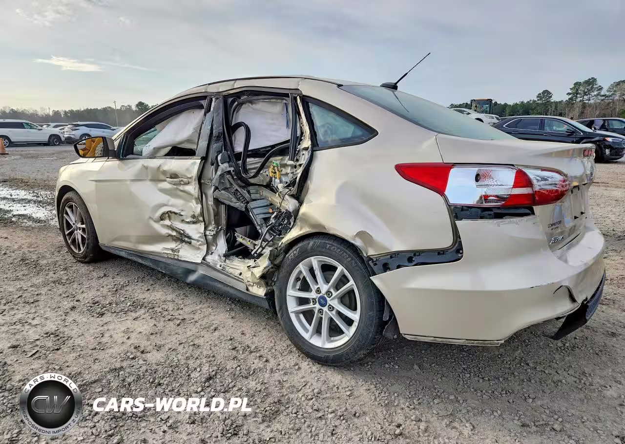 2017 Ford Focus Se VIN:1FADP3F25HL274821 - 2