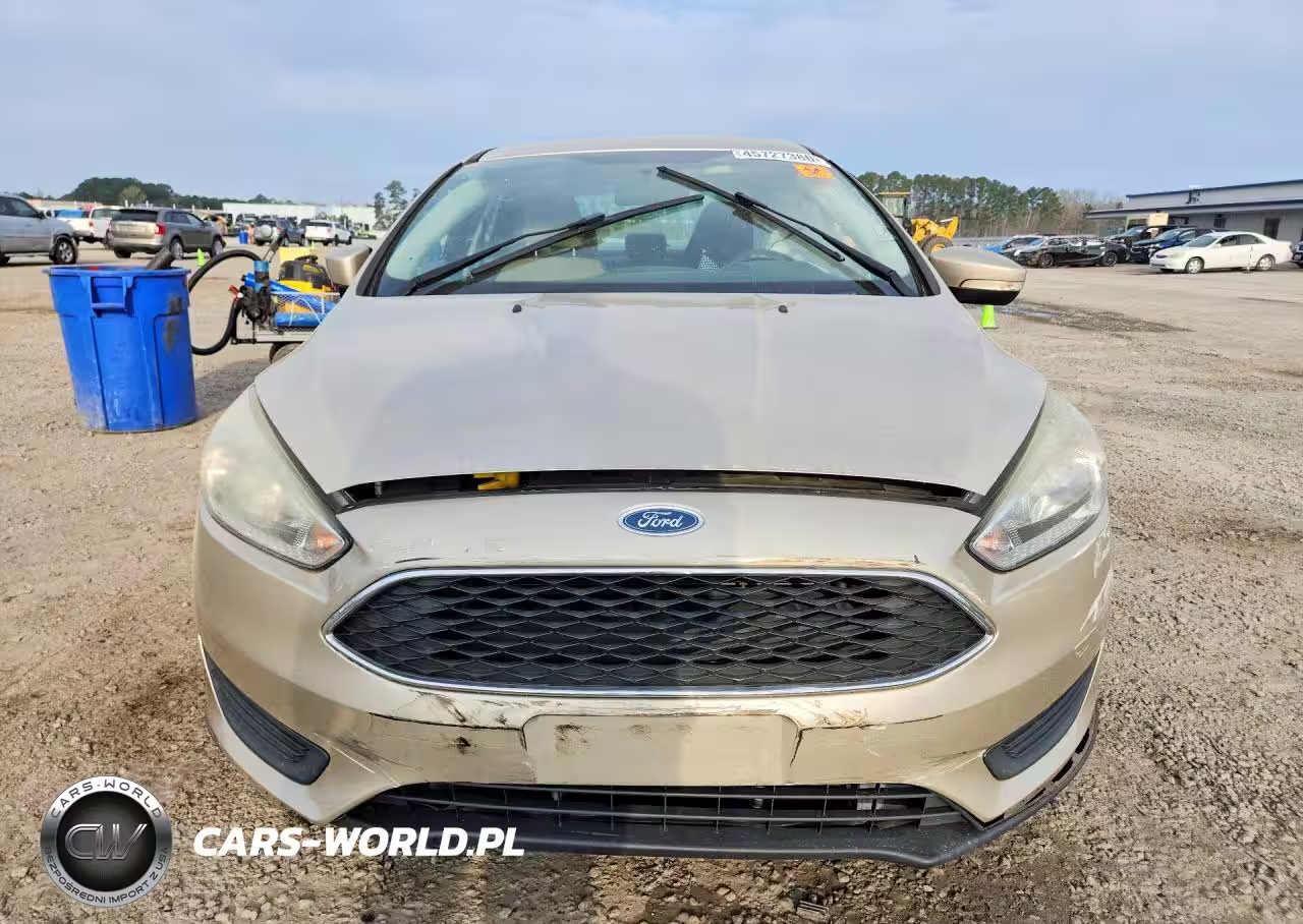 2017 Ford Focus Se VIN:1FADP3F25HL274821 - 5