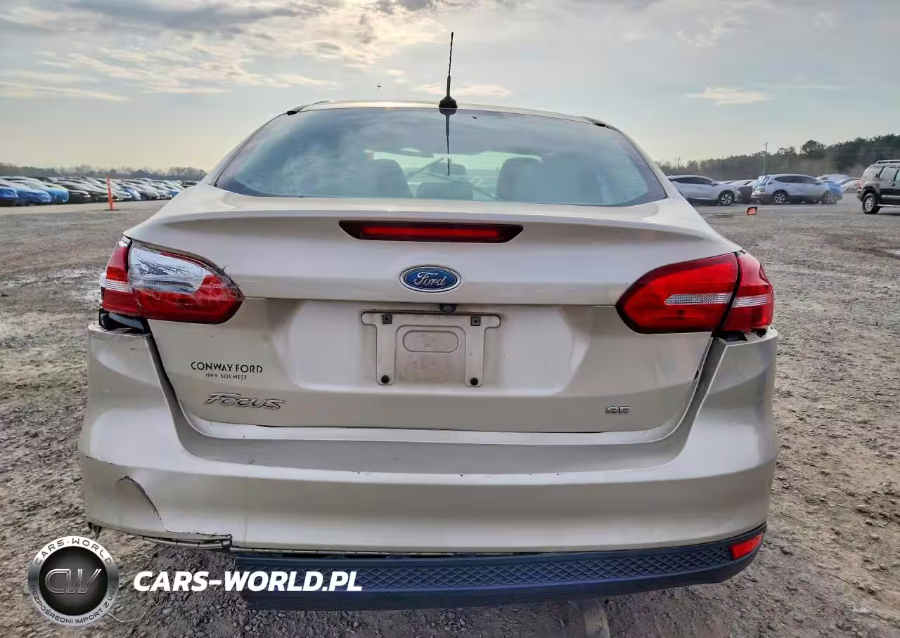 2017 Ford Focus Se VIN:1FADP3F25HL274821 - 6