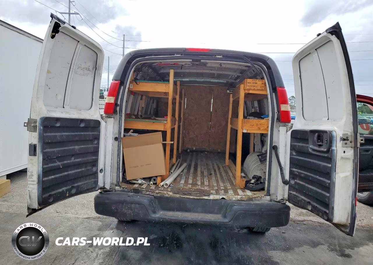 2012 Chevrolet Express G2500 VIN:1GCWGFCA8C1196796 - 10