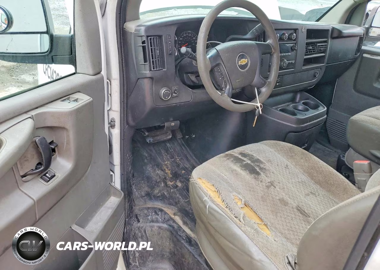 2012 Chevrolet Express G2500 VIN:1GCWGFCA8C1196796 - 8