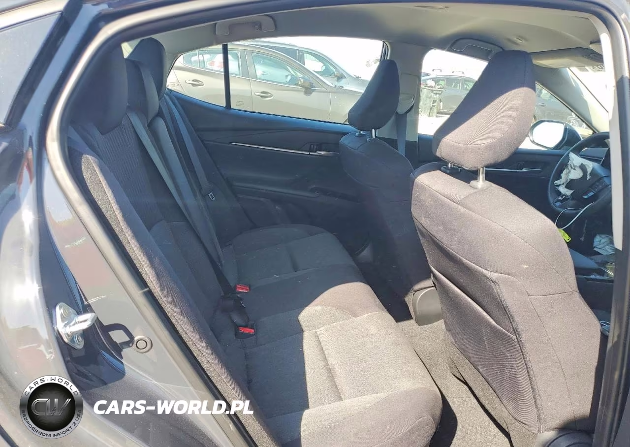 2025 Toyota Camry Le VIN:4T1DAACK8SU158854 - 10