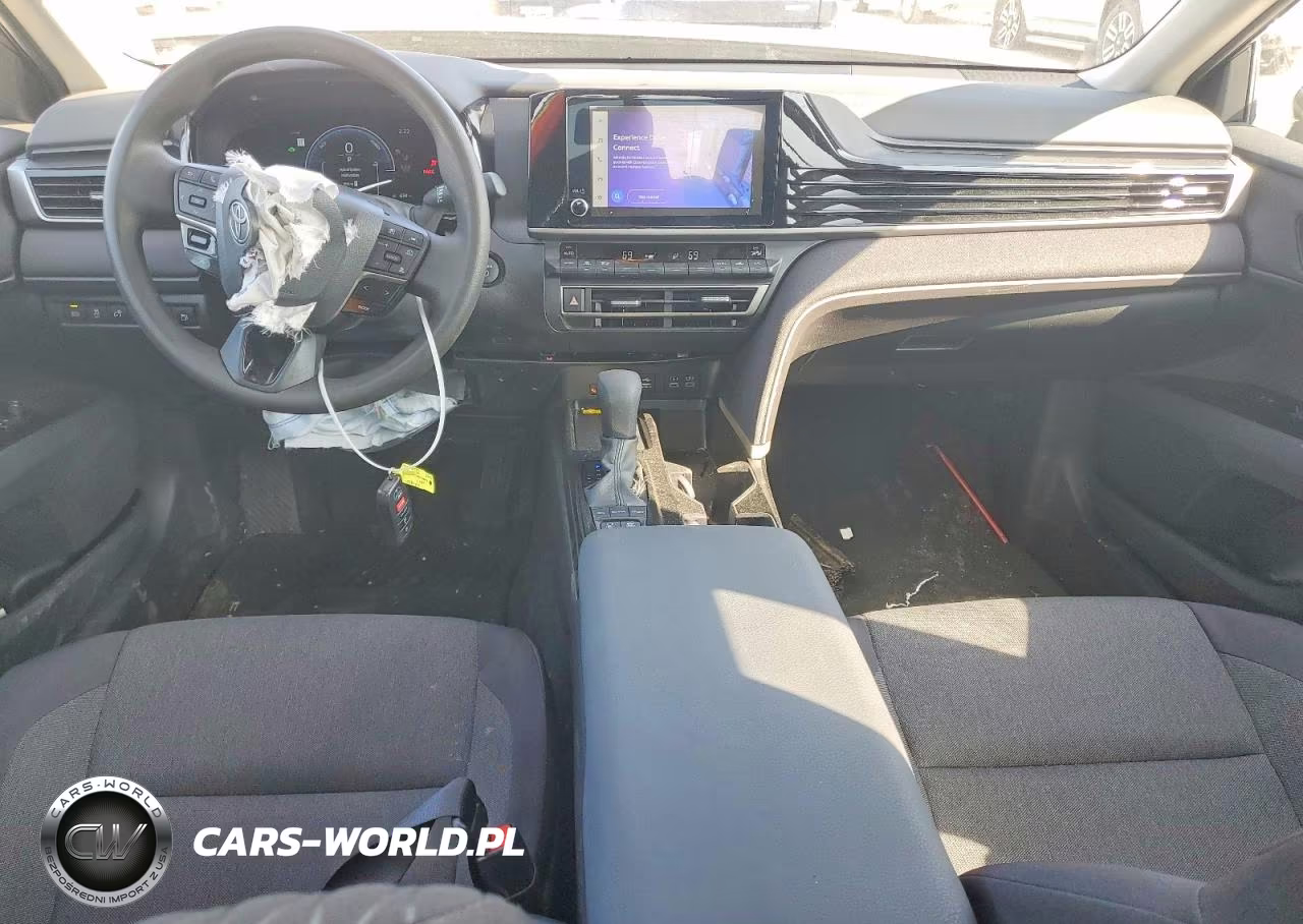 2025 Toyota Camry Le VIN:4T1DAACK8SU158854 - 8