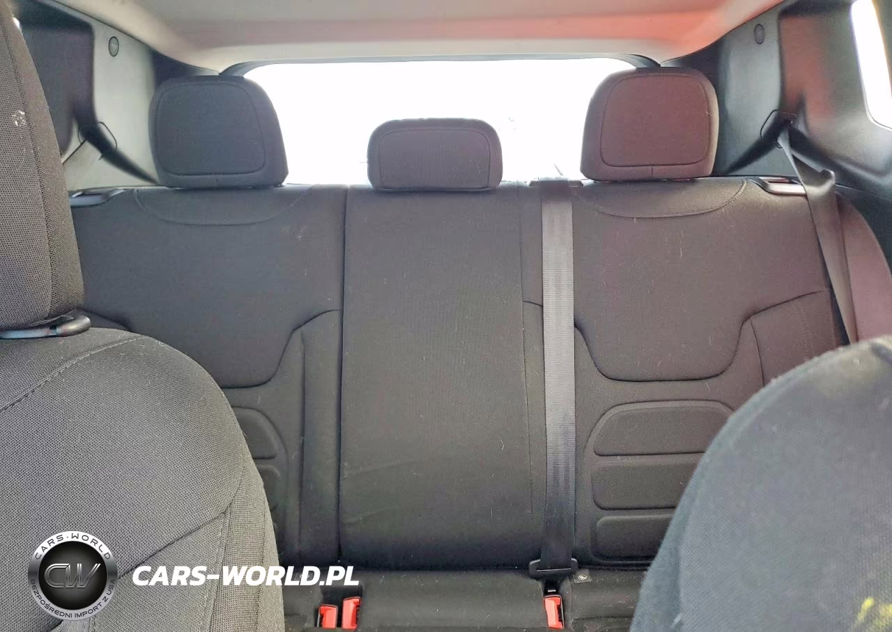 2018 Jeep Renegade Latitude VIN:ZACCJBBB1JPG94763 - 10
