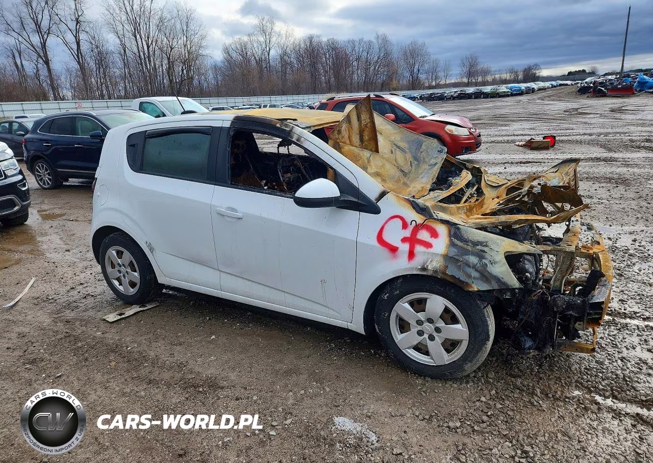 2016 Chevrolet Sonic Ls VIN:1G1JA6SH2G4155748 - 4
